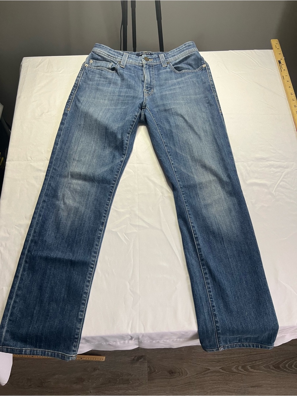 Fidelity Men's Boot Cut Jeans in Blue Wash